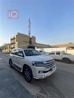تۆیۆتا لاند کروزەر